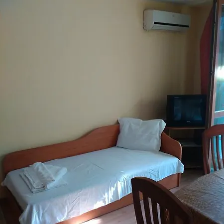 Appartement Dom Donevi *